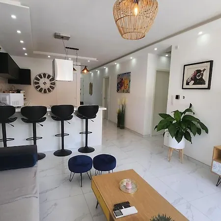 Prestige Neuf Avec Et Ecran De Cinema En Rez De Jardin Apartment Colmar