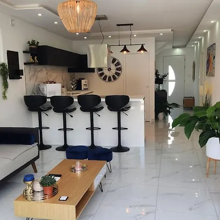 Prestige Neuf Avec Et Ecran De Cinema En Rez De Jardin Daire *