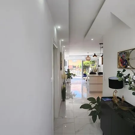 Prestige Neuf Avec Et Ecran De Cinema En Rez De Jardin Apartment *
