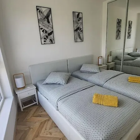 Prestige Neuf Avec Et Ecran De Cinema En Rez De Jardin Apartment